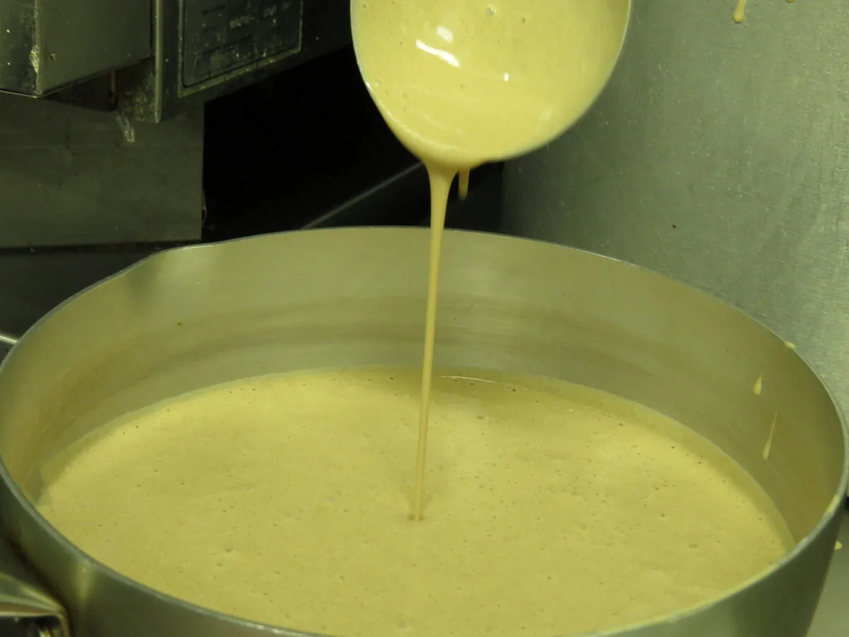 Masa de injera fermentada, lista para cocinar