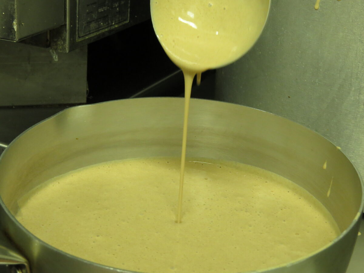 Masa de injera fermentada, lista para cocinar