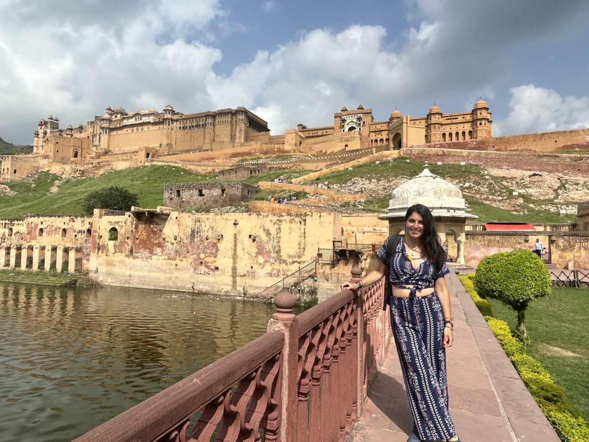 Frente al Fuerte Amber, en Jaipur